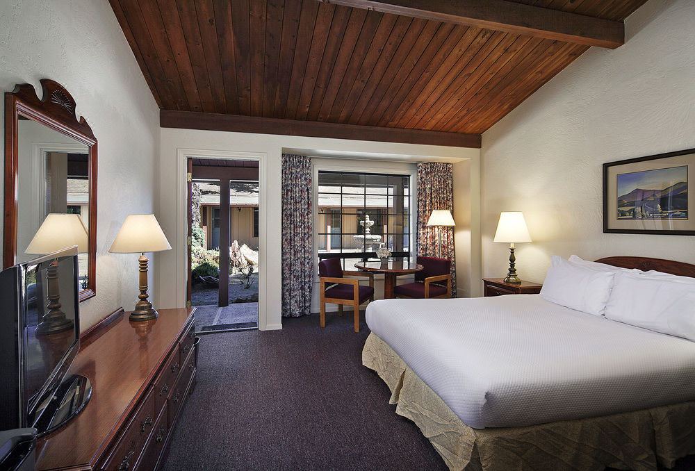 Photo of Bedroom in San Simeon