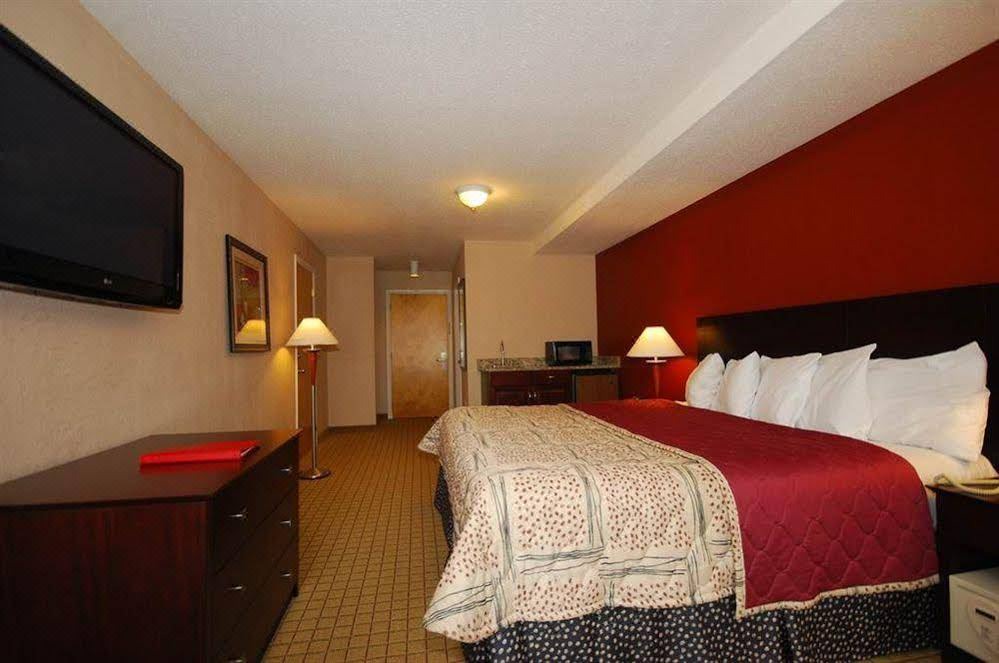 Photo of Bedroom in Westbrook Center