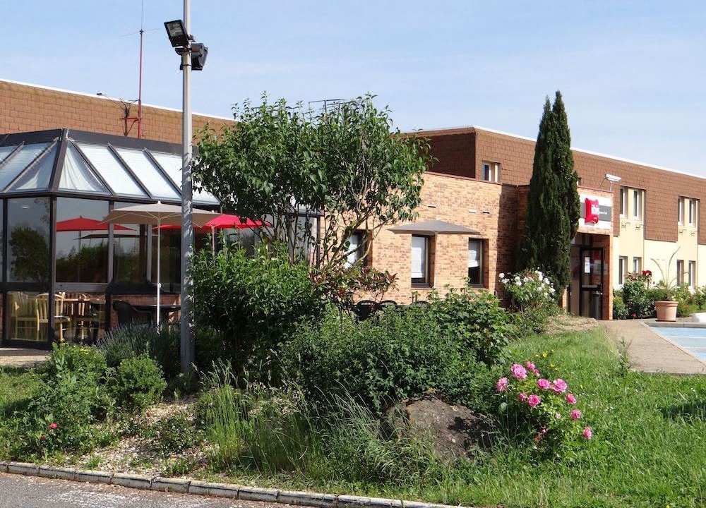 Photo of Buildings in Venoy