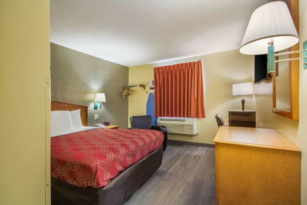 Photo of Bedroom in Lansing