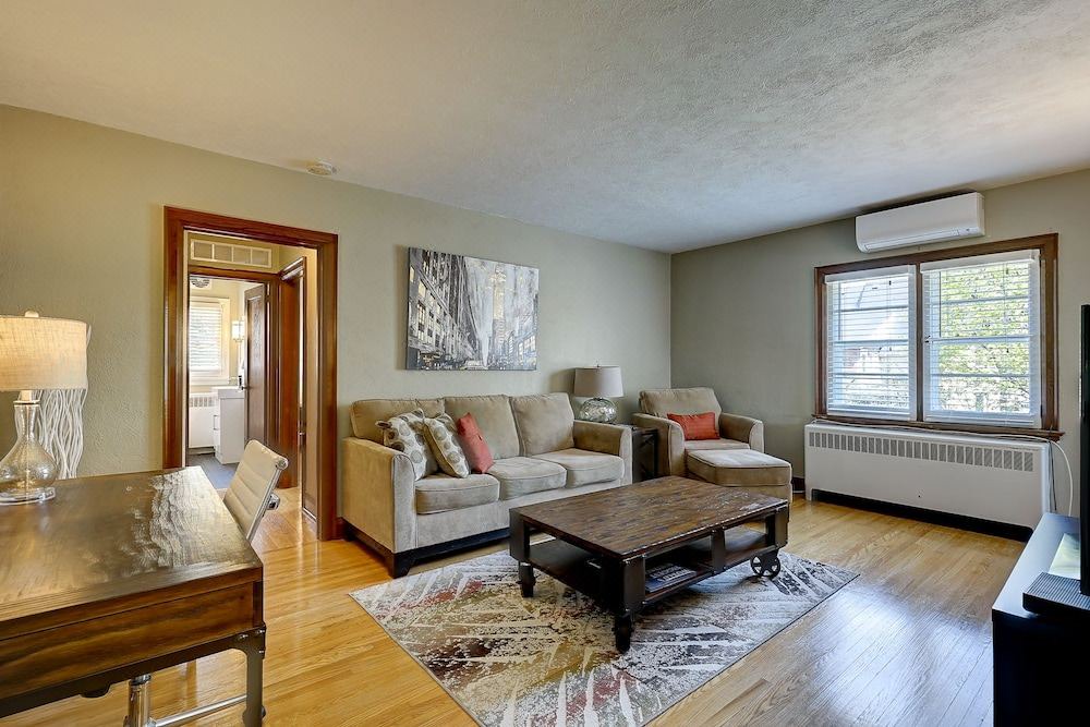 Photo of Livingroom in Barrie