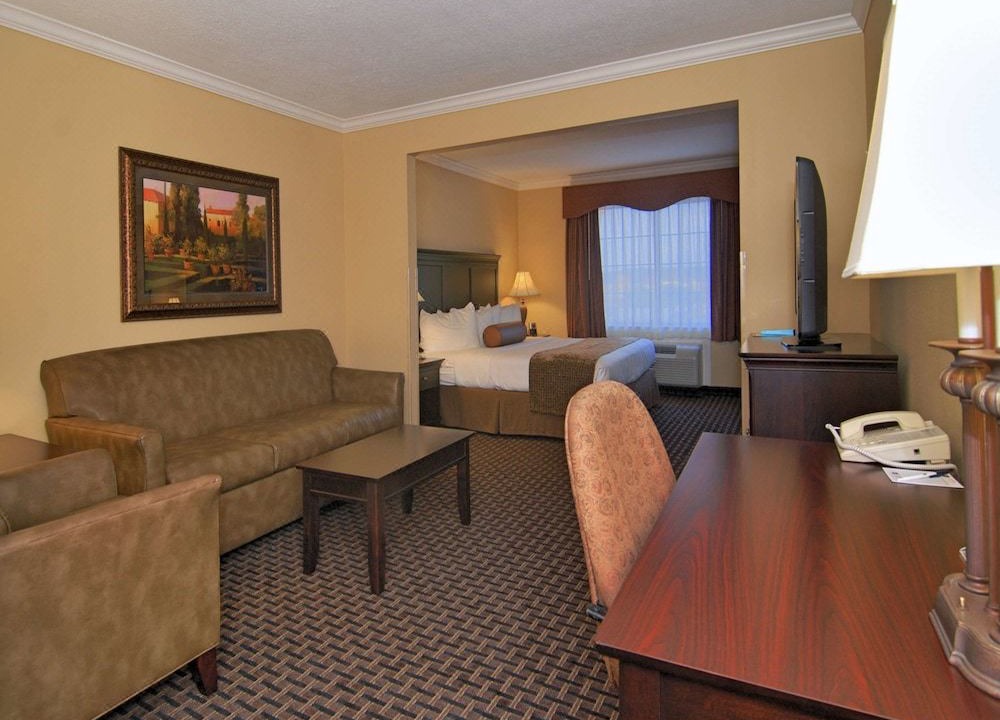 Photo of Livingroom in Tyler