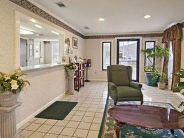 Photo of Livingroom in Canton