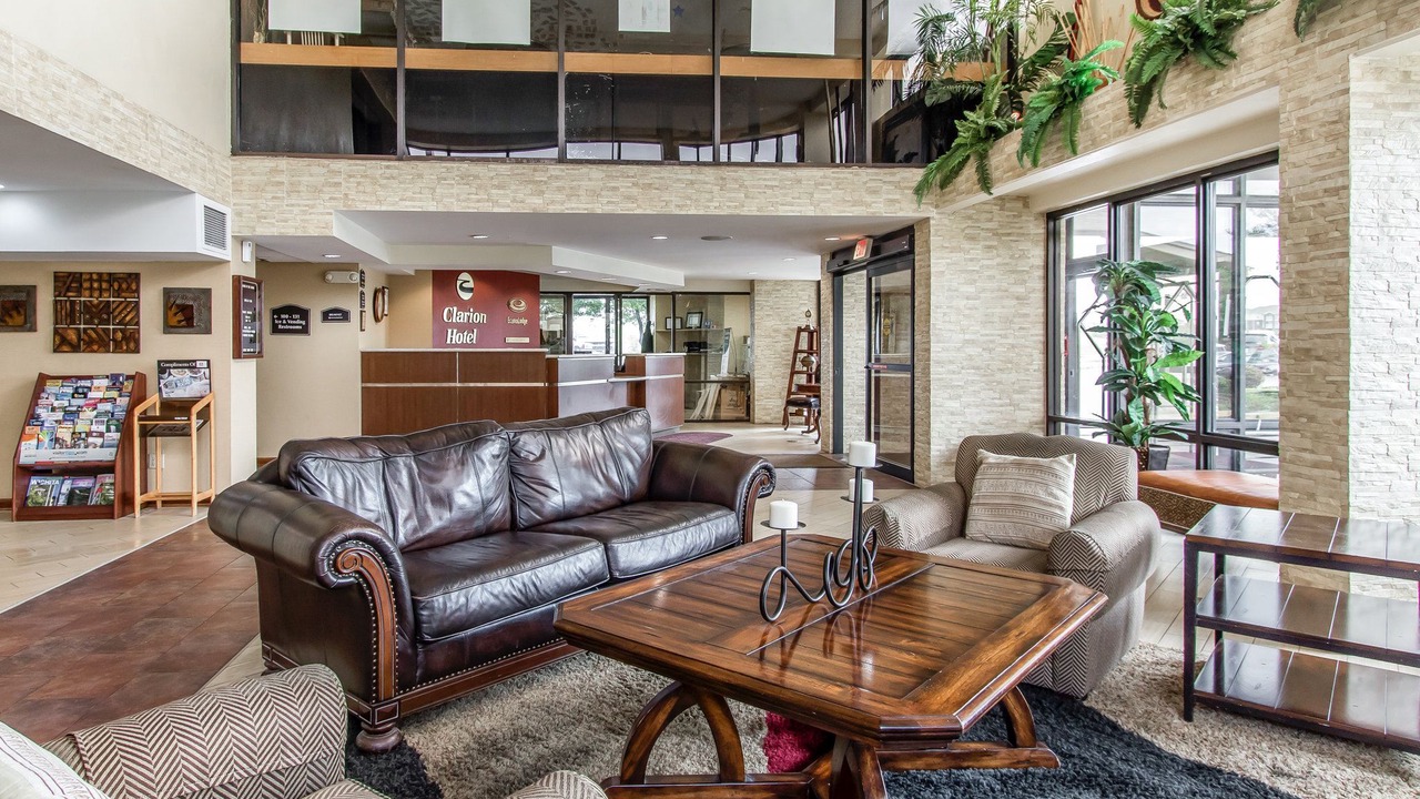 Photo of Livingroom in Broken Arrow