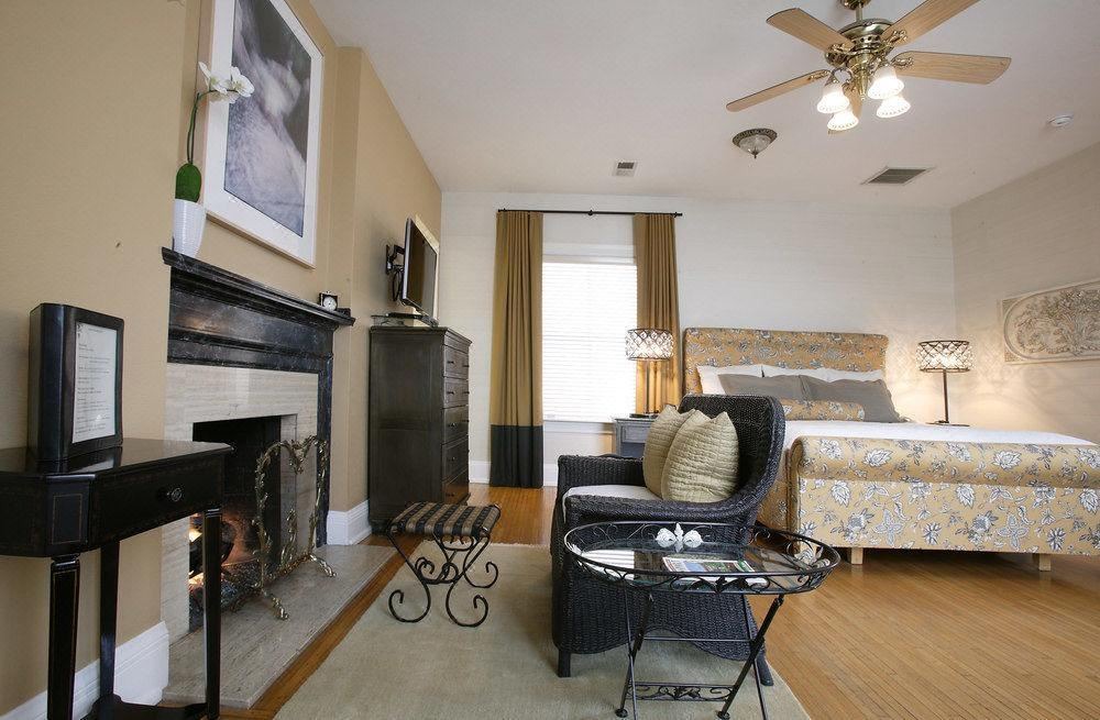Photo of Livingroom in West Beach
