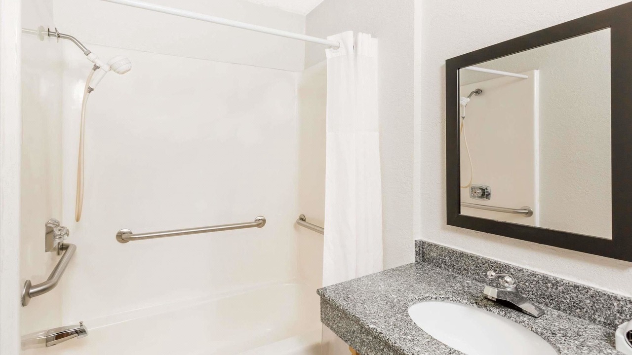 Photo of Bathroom in Ankeny