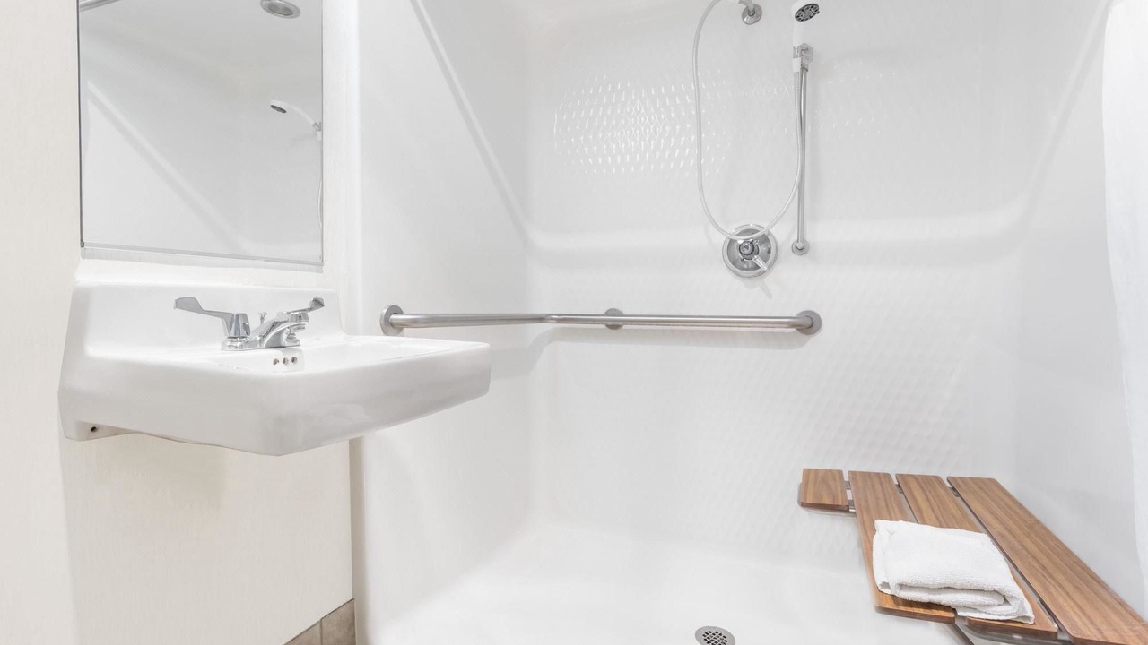 Photo of Bathroom in Yreka