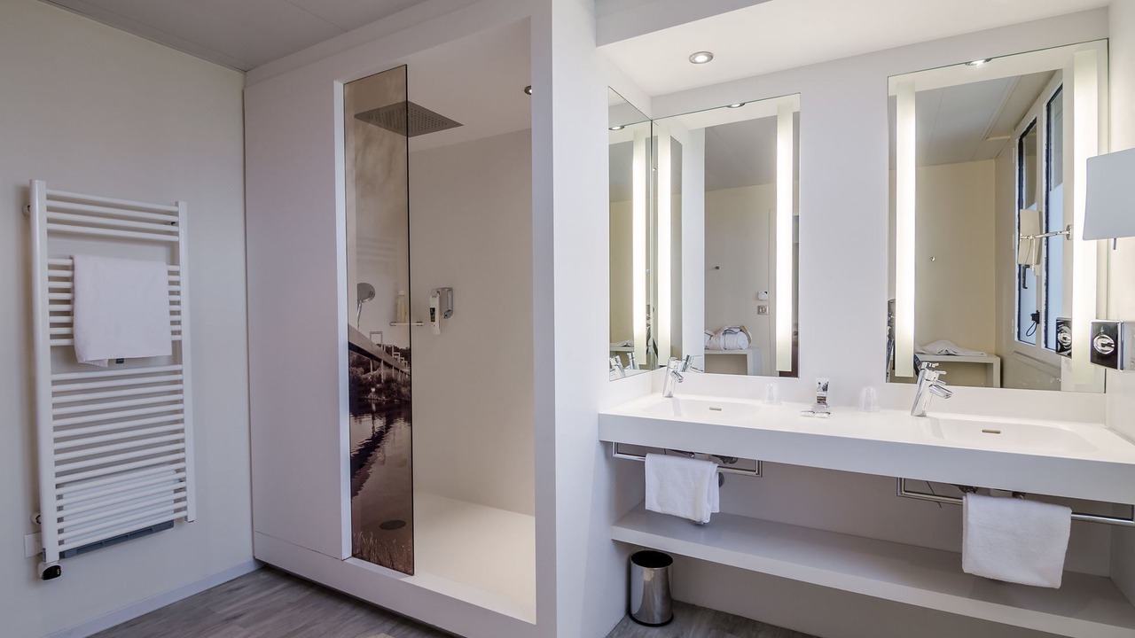 Photo of Others in Cergy