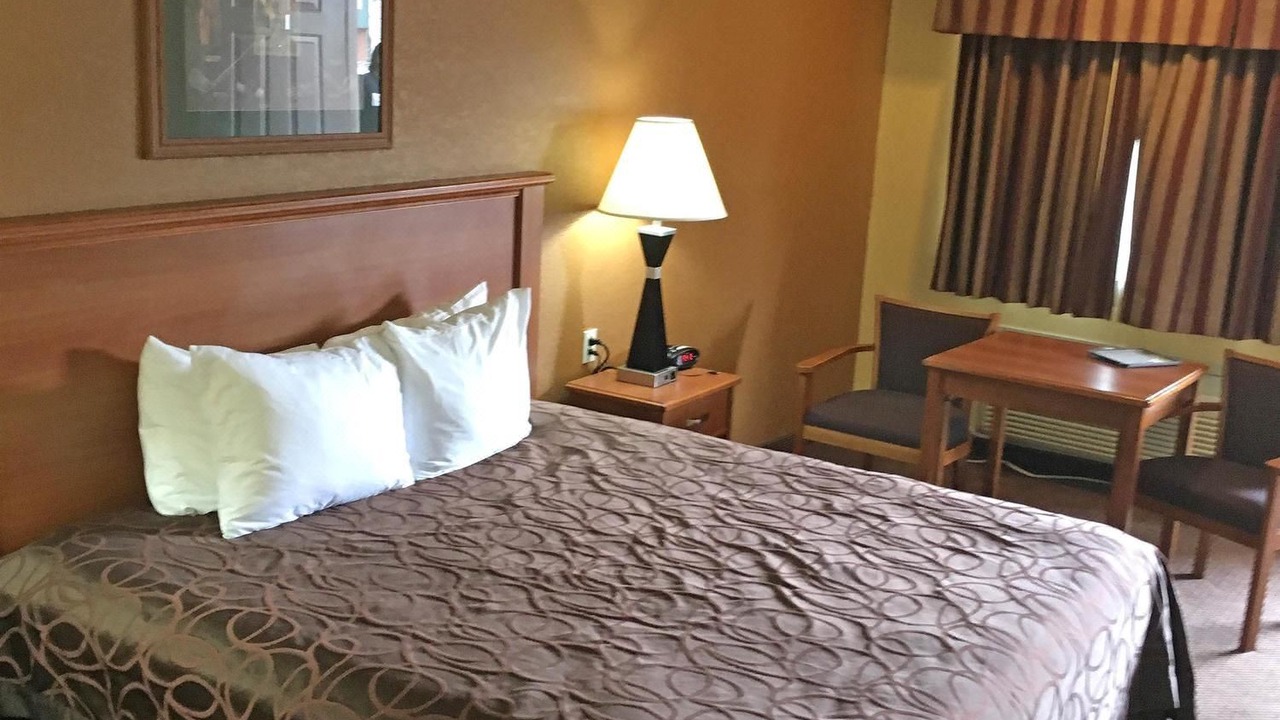 Photo of Bedroom in Center