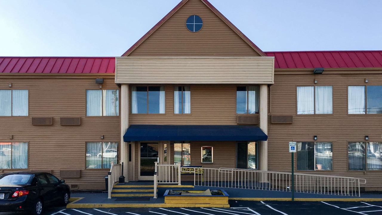 Photo of Buildings in Thomson