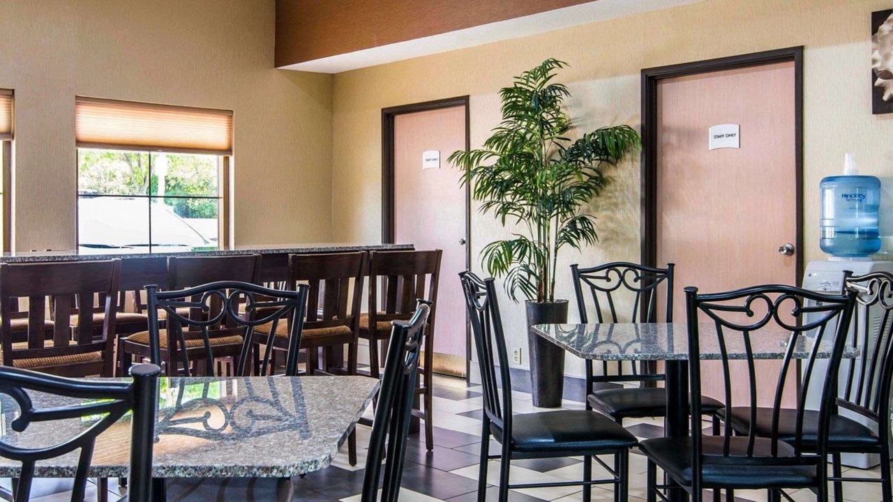 Photo of Livingroom in Blue Springs