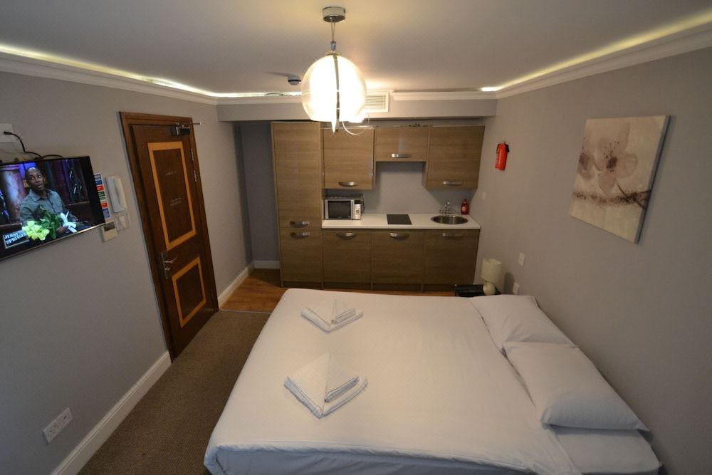 Photo of Others in Lancaster Gate