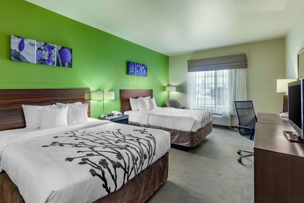 Photo of Bedroom in Hewitt