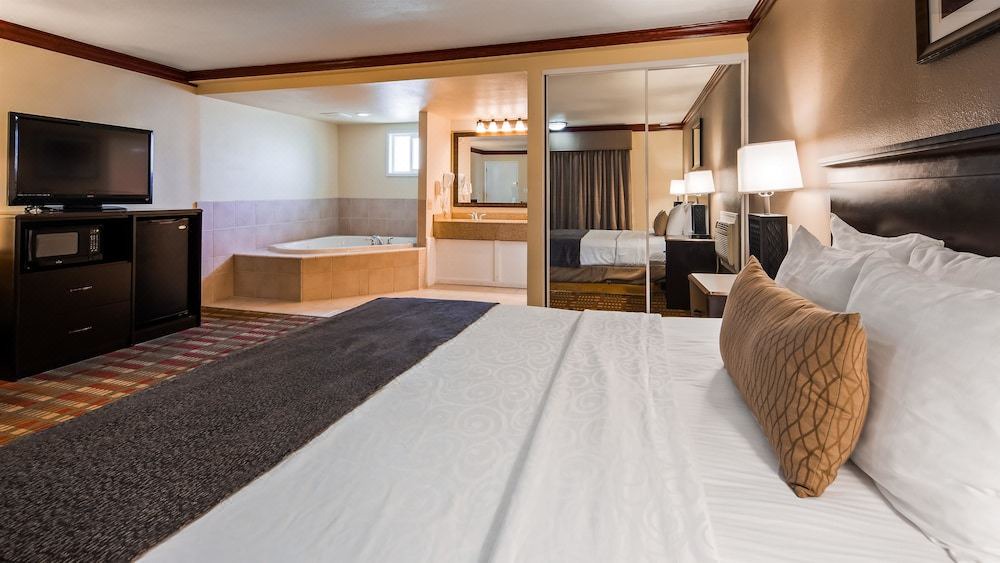 Photo of Bedroom in Roseburg