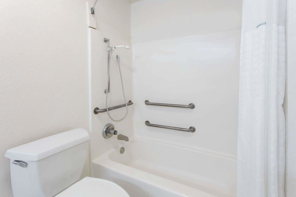 Photo of Bathroom in Dillon