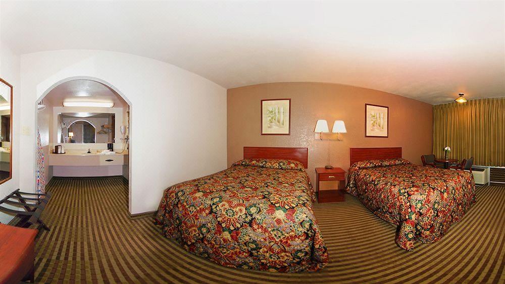Photo of Bedroom in Winfield