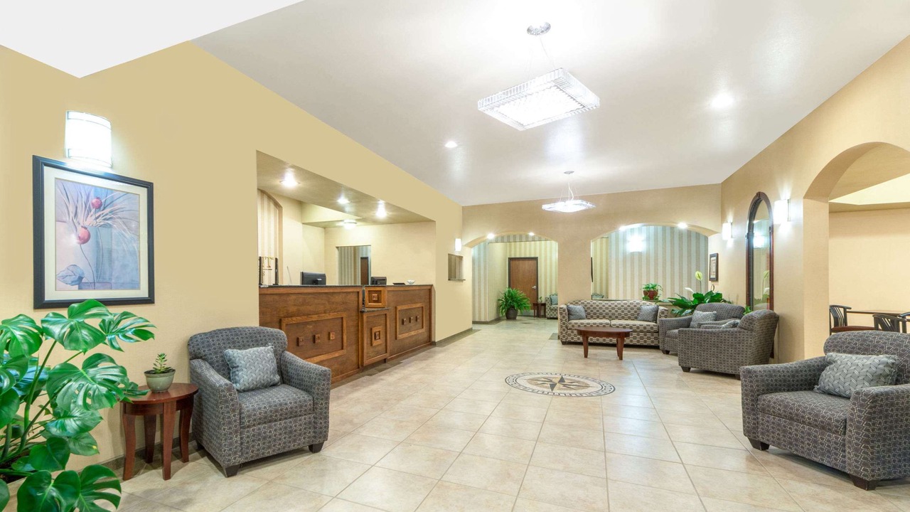 Photo of Livingroom in Perryton