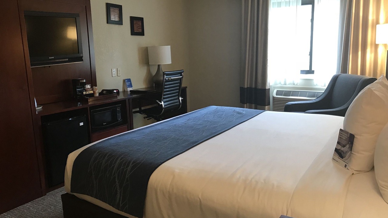 Photo of Bedroom in Edgewater