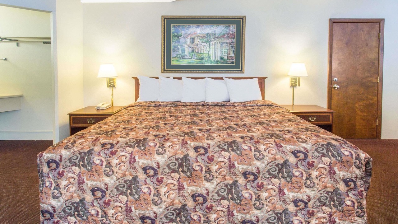 Photo of Bedroom in Dubuque