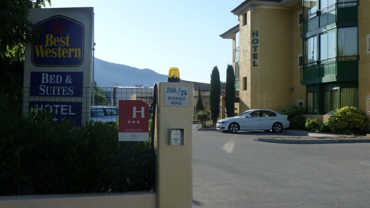 Photo of Buildings in Gemenos