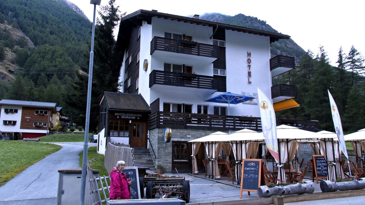 Photo of Buildings in Randa