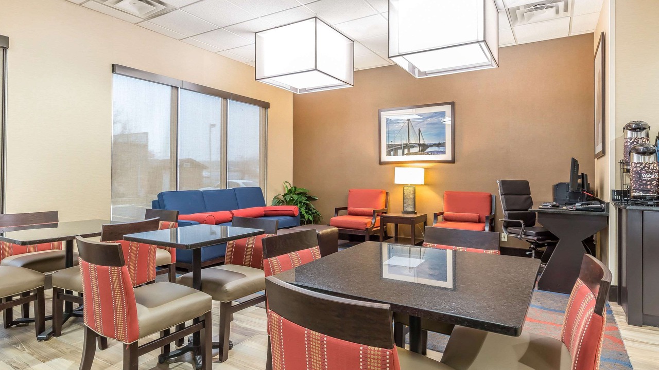 Photo of Livingroom in Alton