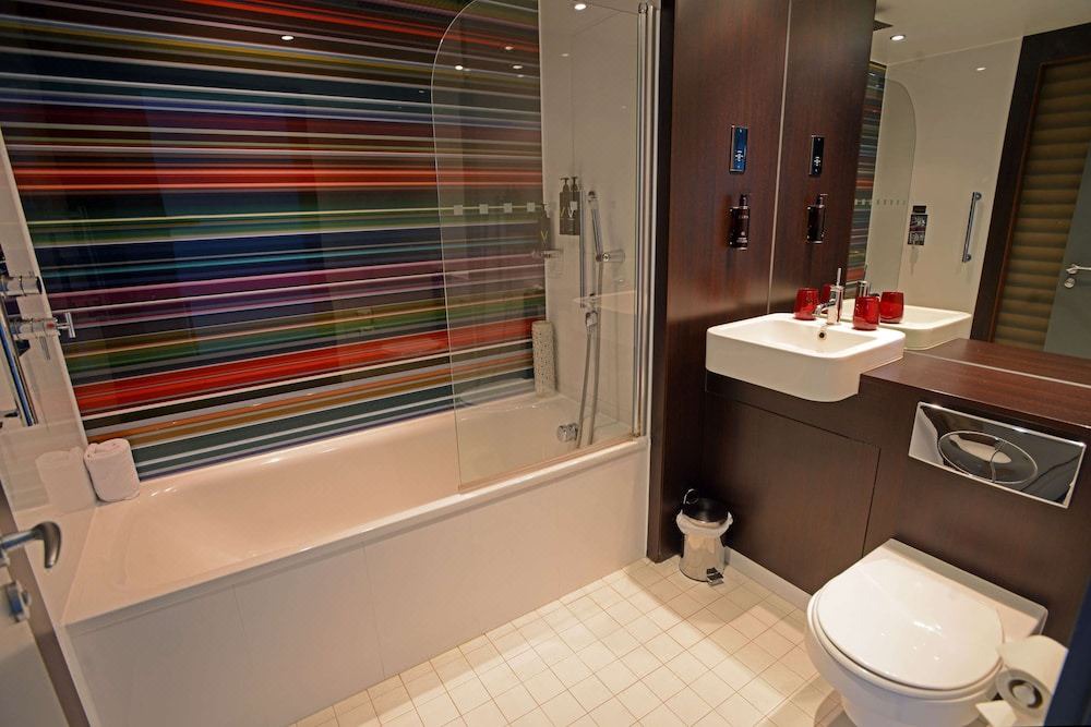 Photo of Bathroom in Elstree