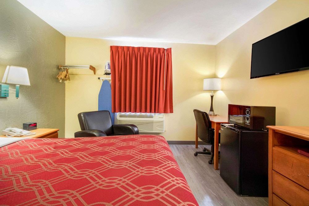 Photo of Bedroom in Lansing