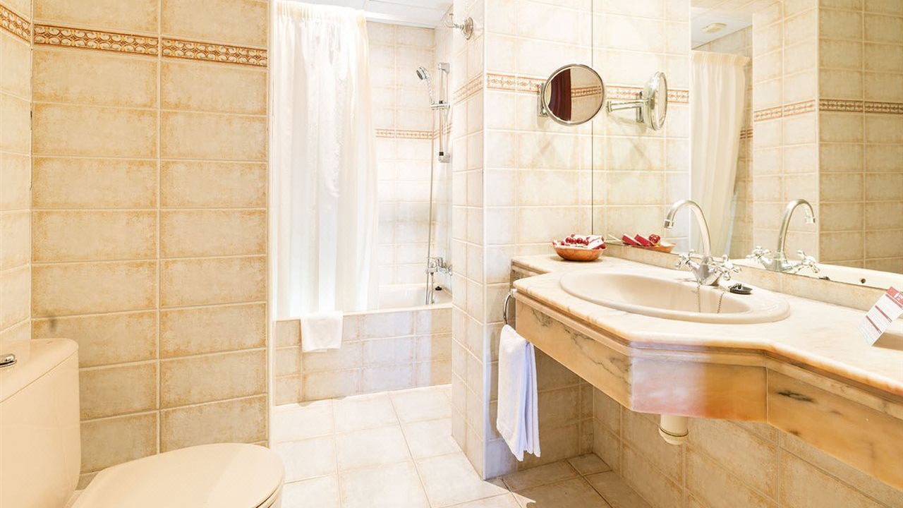 Photo of Bathroom in Lloret Town Center