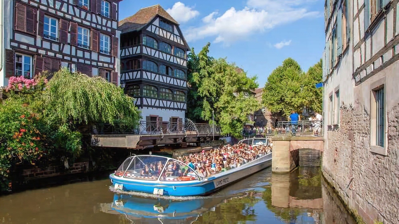 Photo of Buildings in Gries