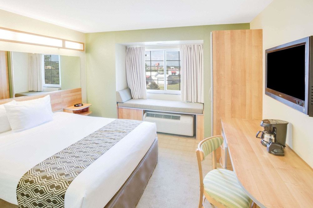 Photo of Bedroom in Saraland