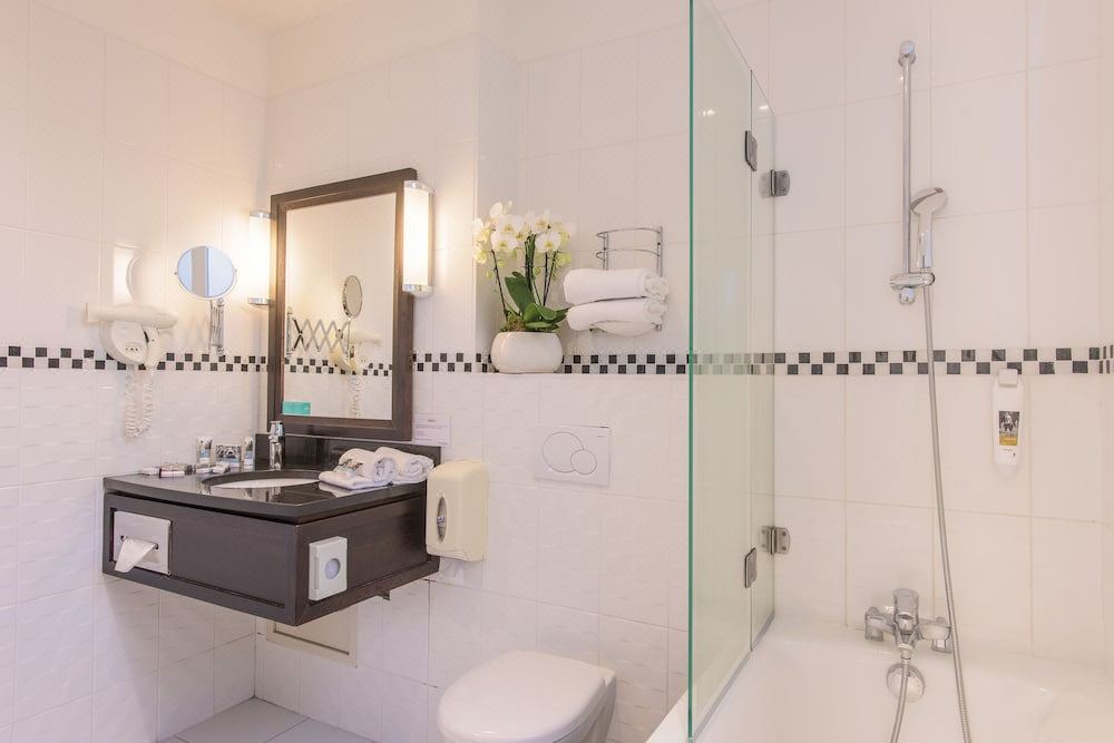 Photo of Others in Bollee