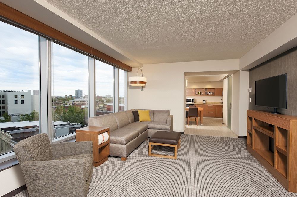Photo of Livingroom in Champaign