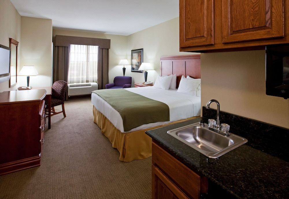Photo of Bedroom in Ada