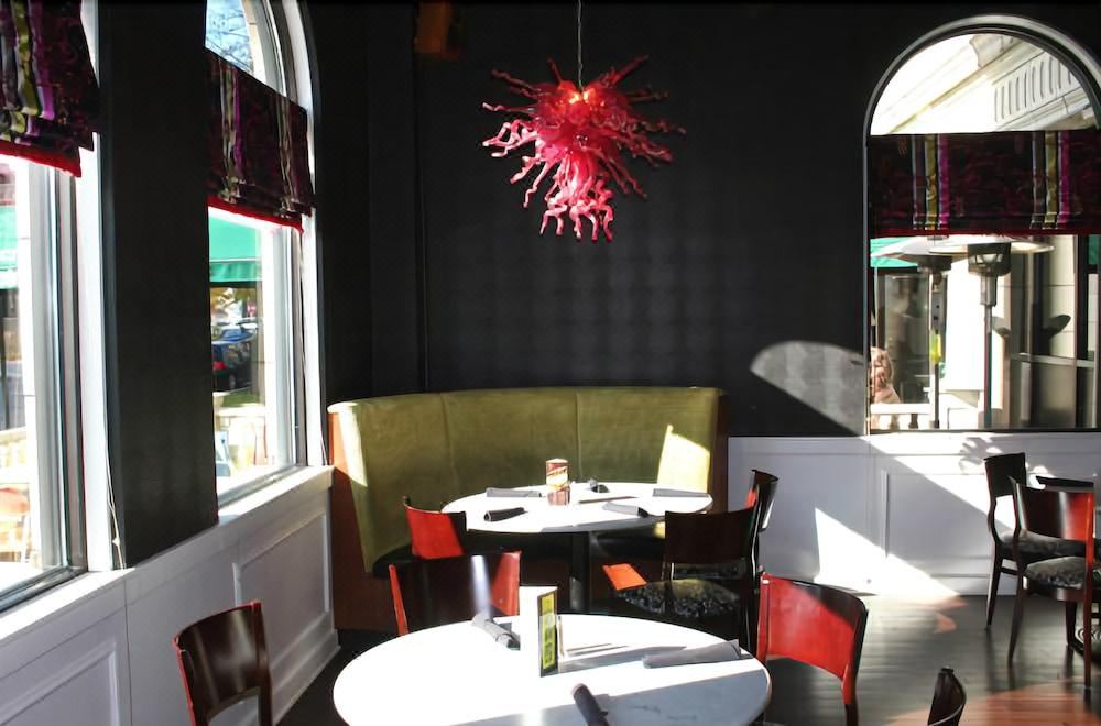 Photo of Livingroom in Yankee Hill