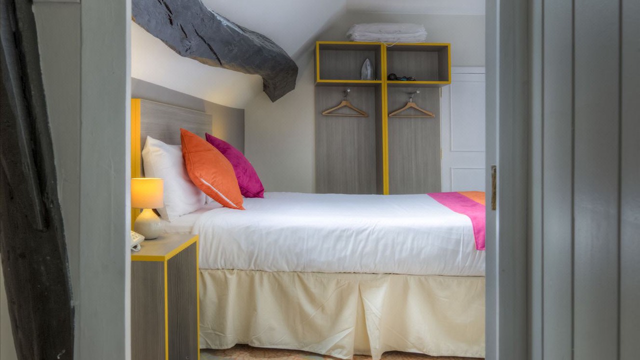 Photo of Bedroom in Reading City Centre