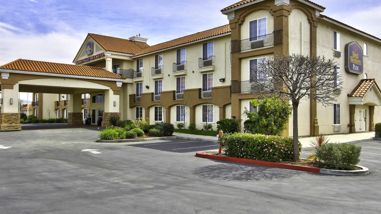 Photo of Buildings in Salinas