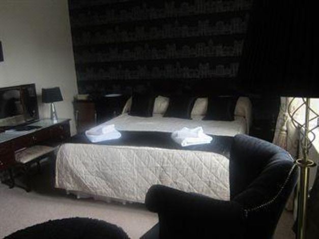 Photo of Others in Newington