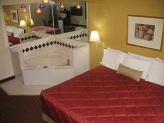 Photo of Bedroom in Locust Grove