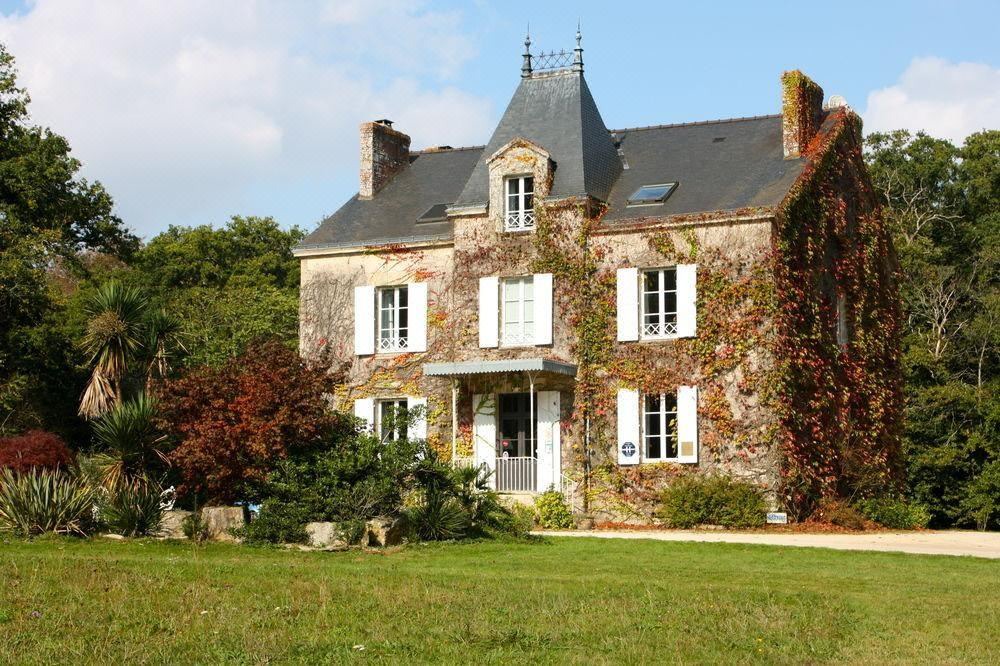 Photo of Buildings in Nivillac