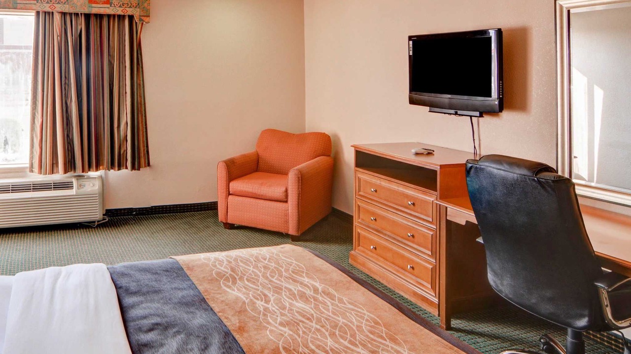 Photo of Livingroom in Forest Hill