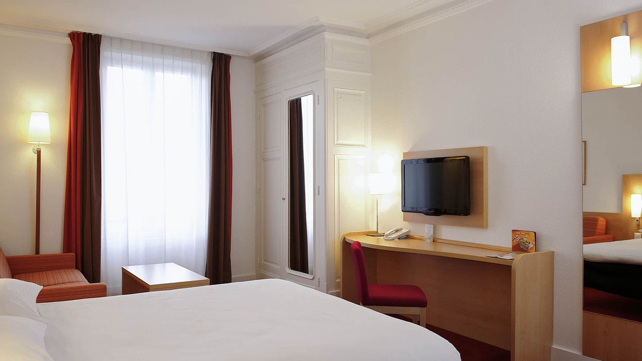 Photo of Bedroom in 2nd Arrondissement