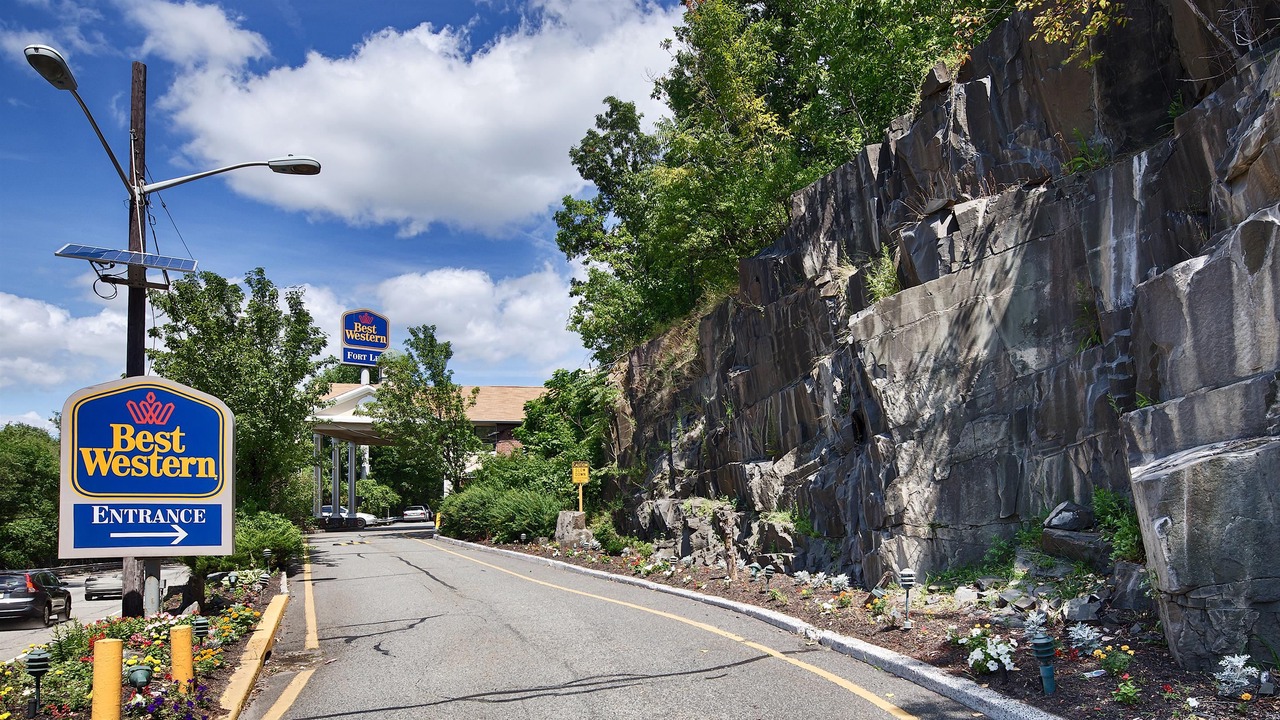 Photo of Buildings in Fort Lee