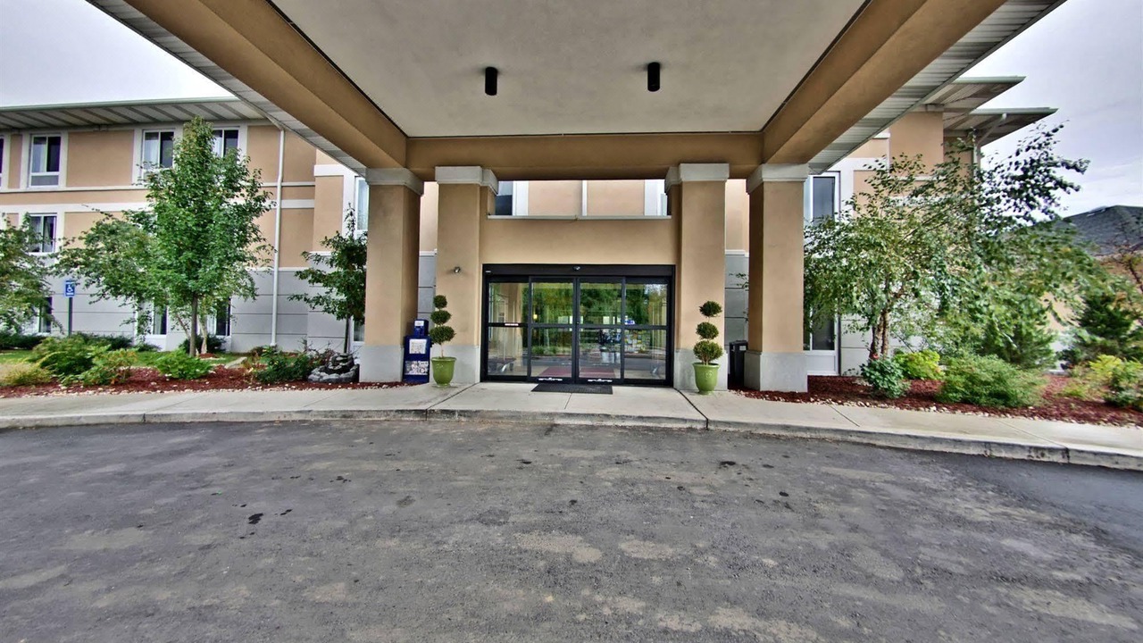 Photo of Buildings in Dunmore