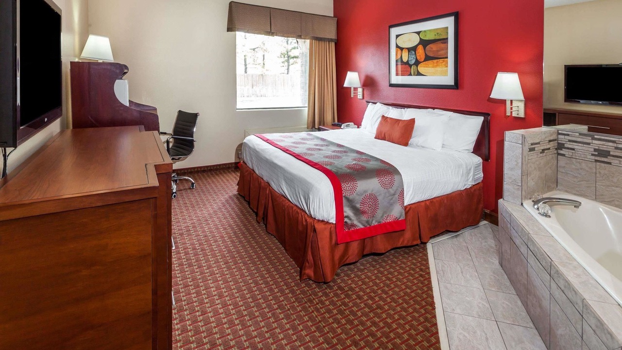 Photo of Bedroom in Locust Grove