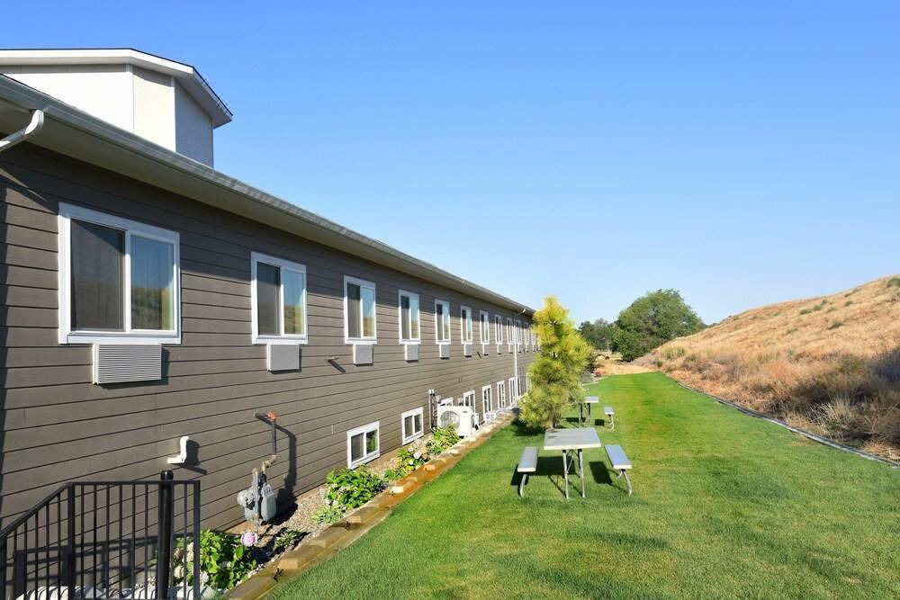 Photo of Buildings in Zillah