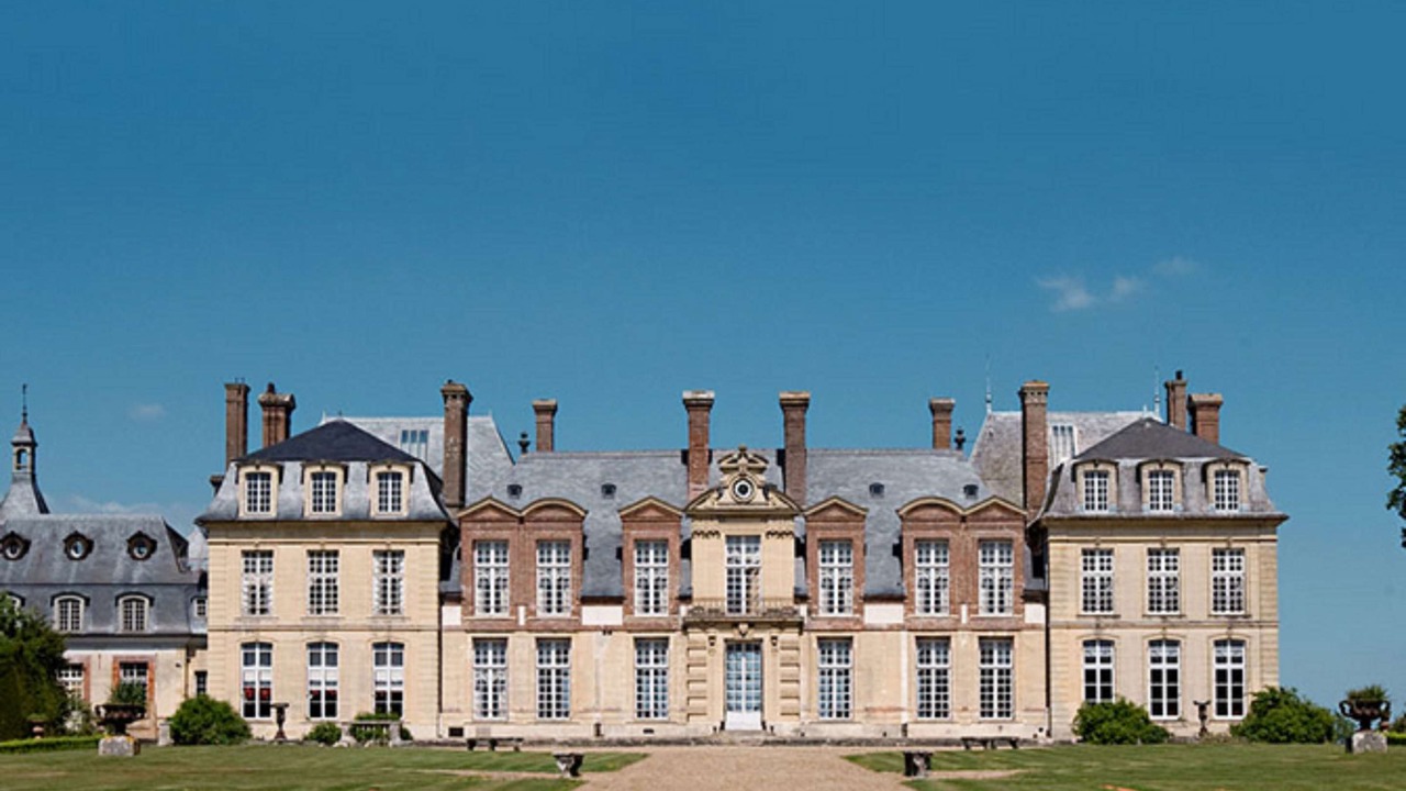 Photo of Buildings in Plaisir