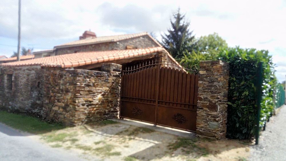 Photo of Buildings in Le Cellier