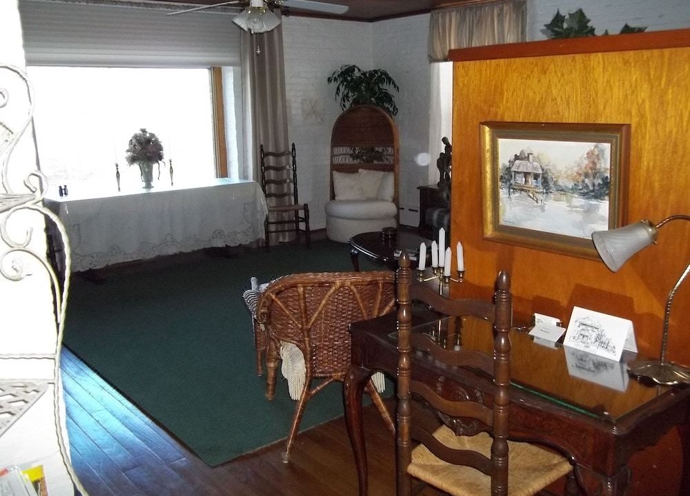 Photo of Livingroom in Tiffin