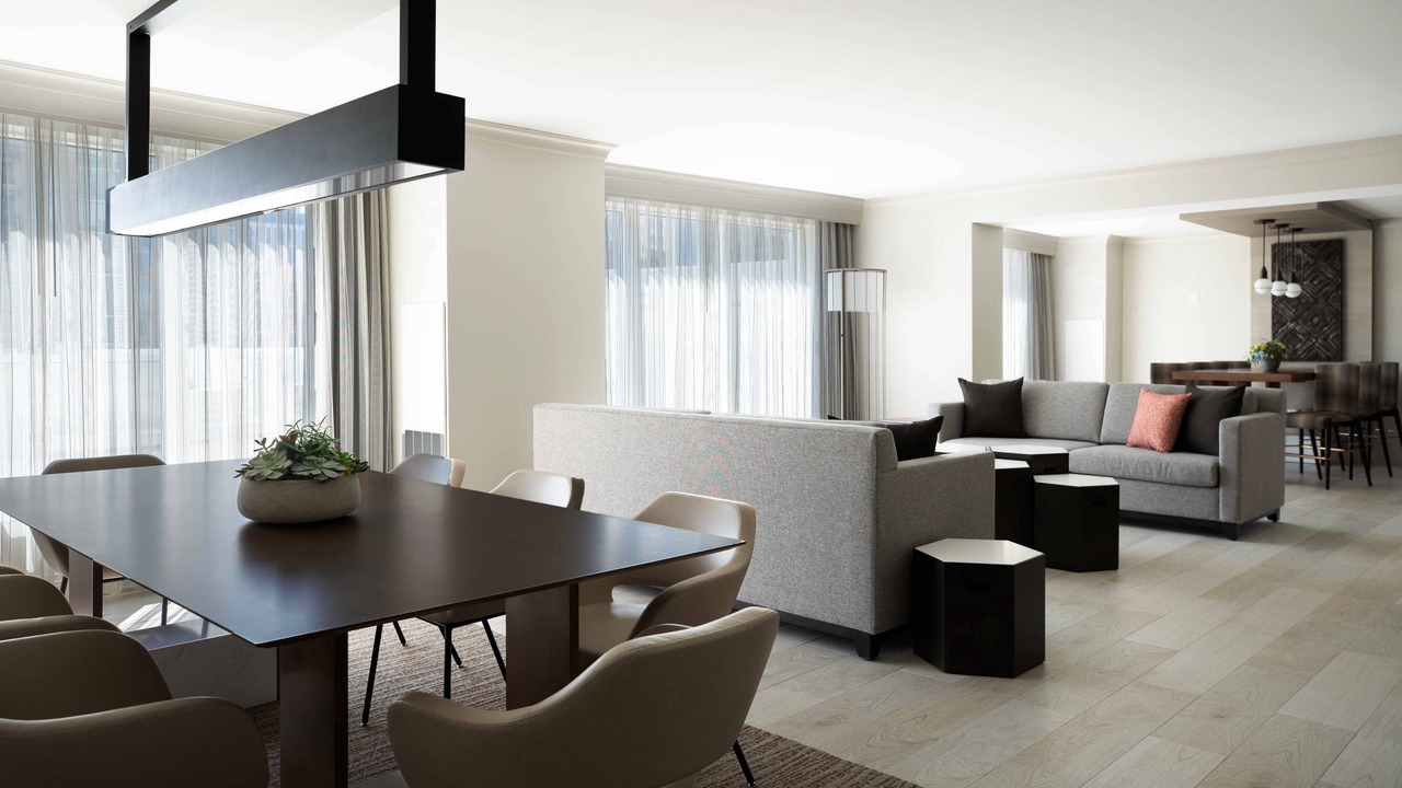 Photo of Livingroom in Harbor East